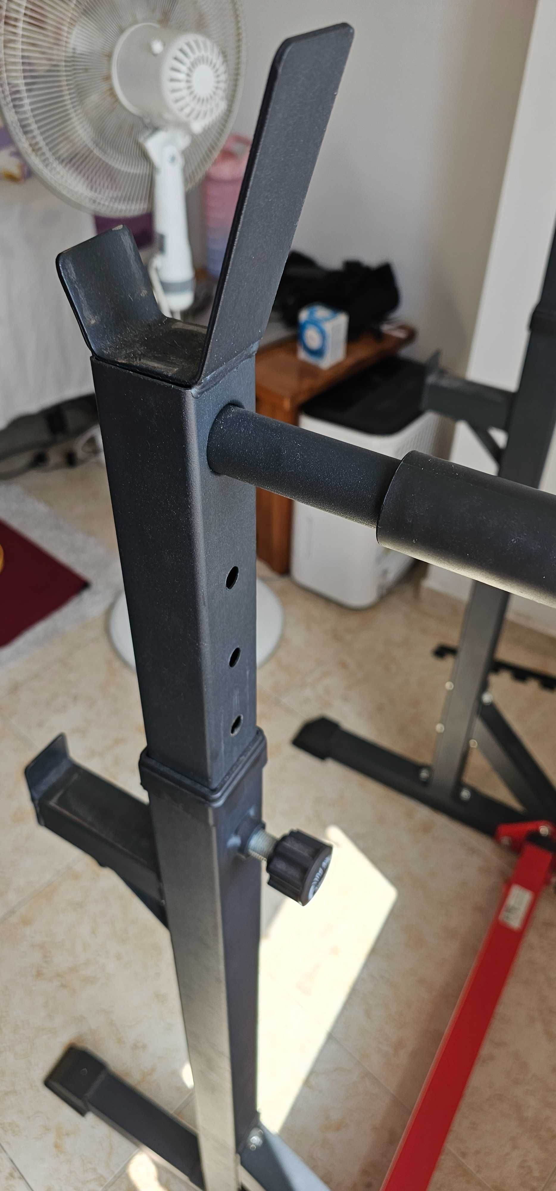 Suporte para Barras de Pesos 122x73x171cm Preto e Vermelho HOMCOM
