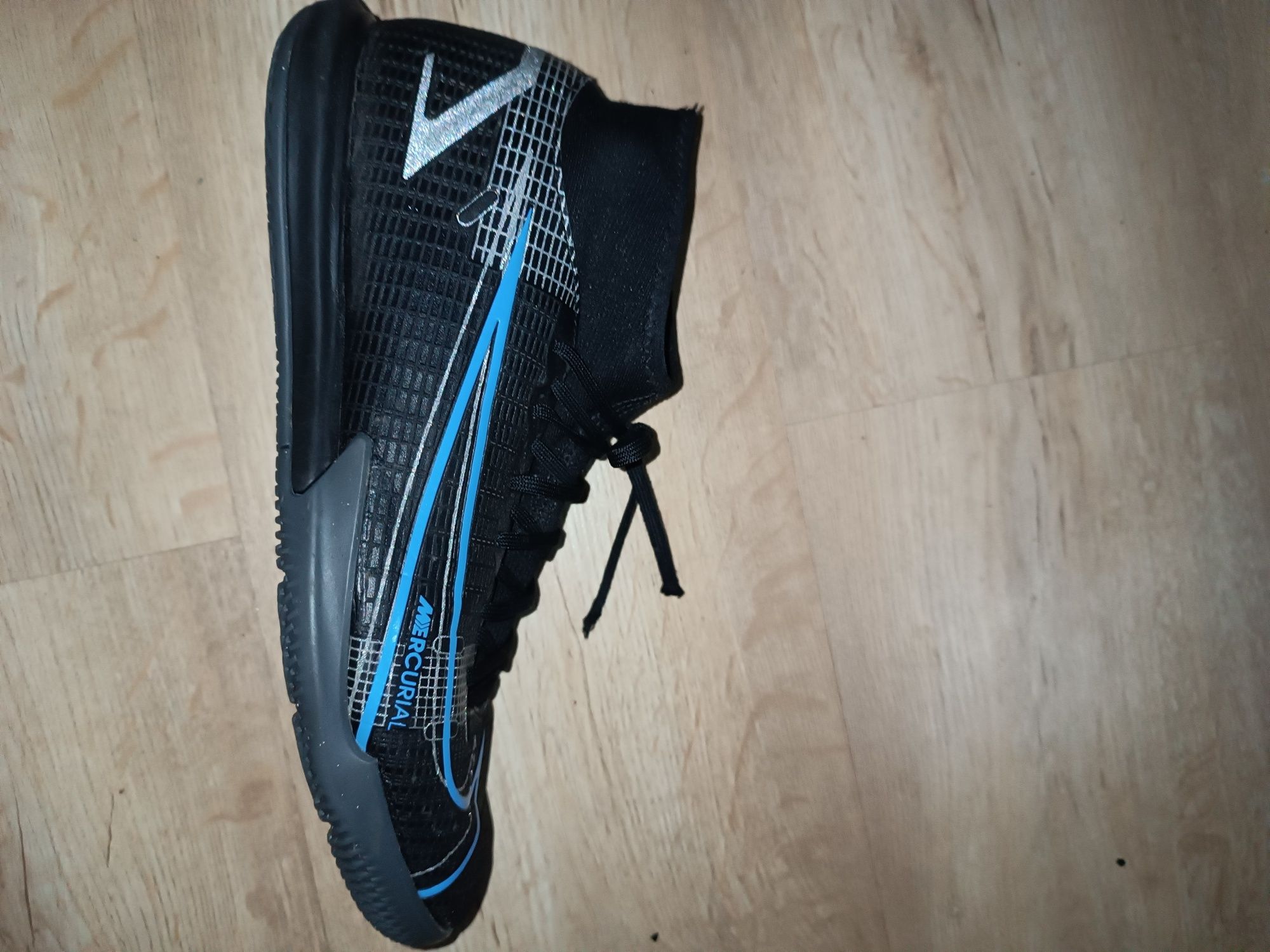 Продаю Футзалки (Футзалки Nike Mercurial Superfly 8)