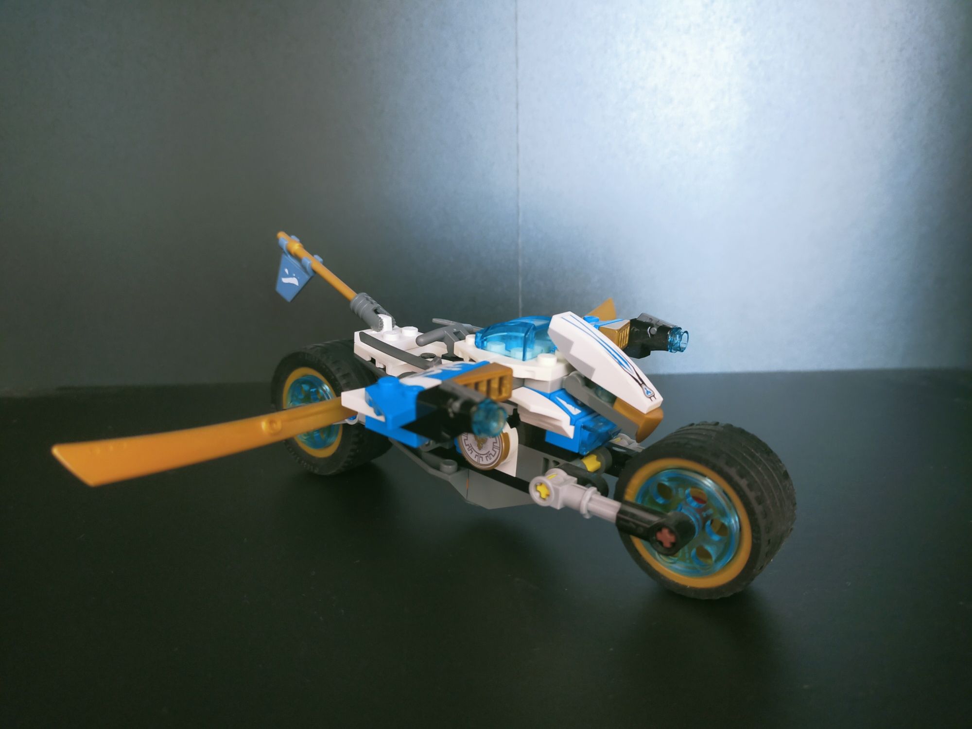 LEGO Ninjago motor Zane'a