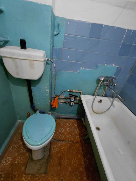 Продаж 1 кім кв Космос 3 поверх