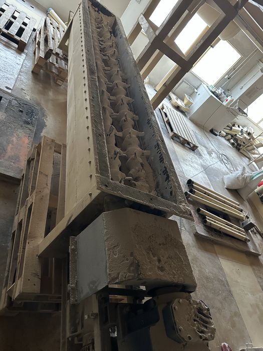 zbiornik metalowy mieszałka mieszalnik wybierak do materiałów sypkich