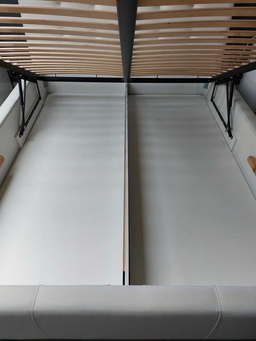 Łóżko tapicerowane, biała ekoskóra 160x200