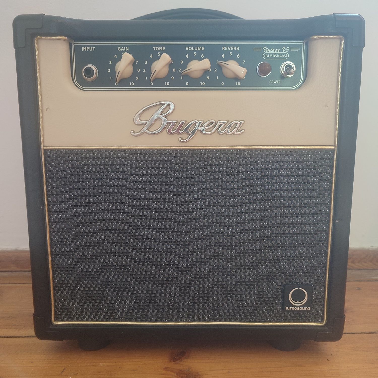 Wzmacniacz gitarowy Bugera V5 Infinium
