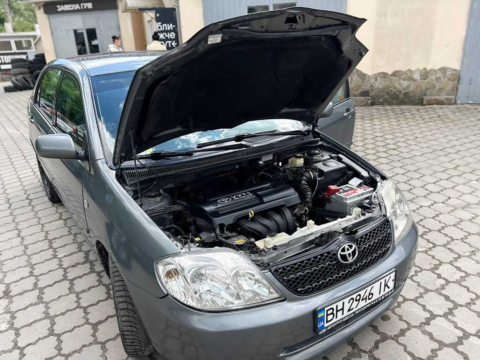 Toyota Corolla 1.4 механика 2004 год