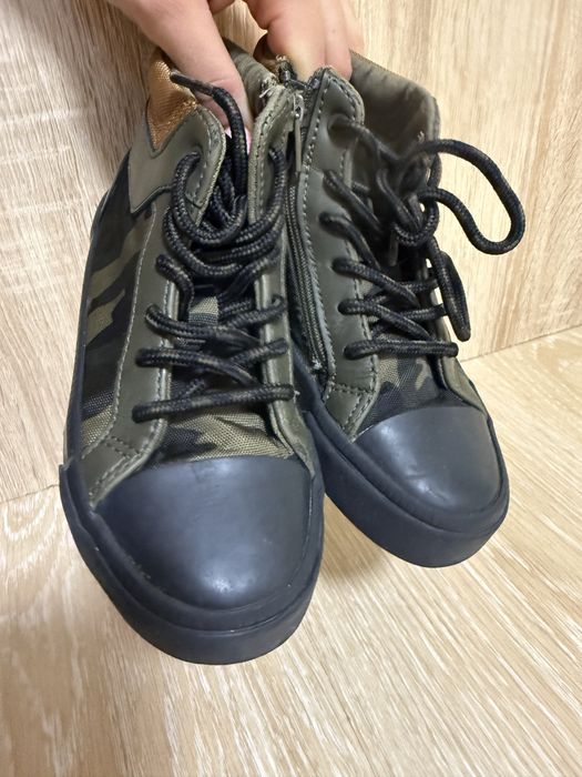 Осіннє взуття на хлопчика