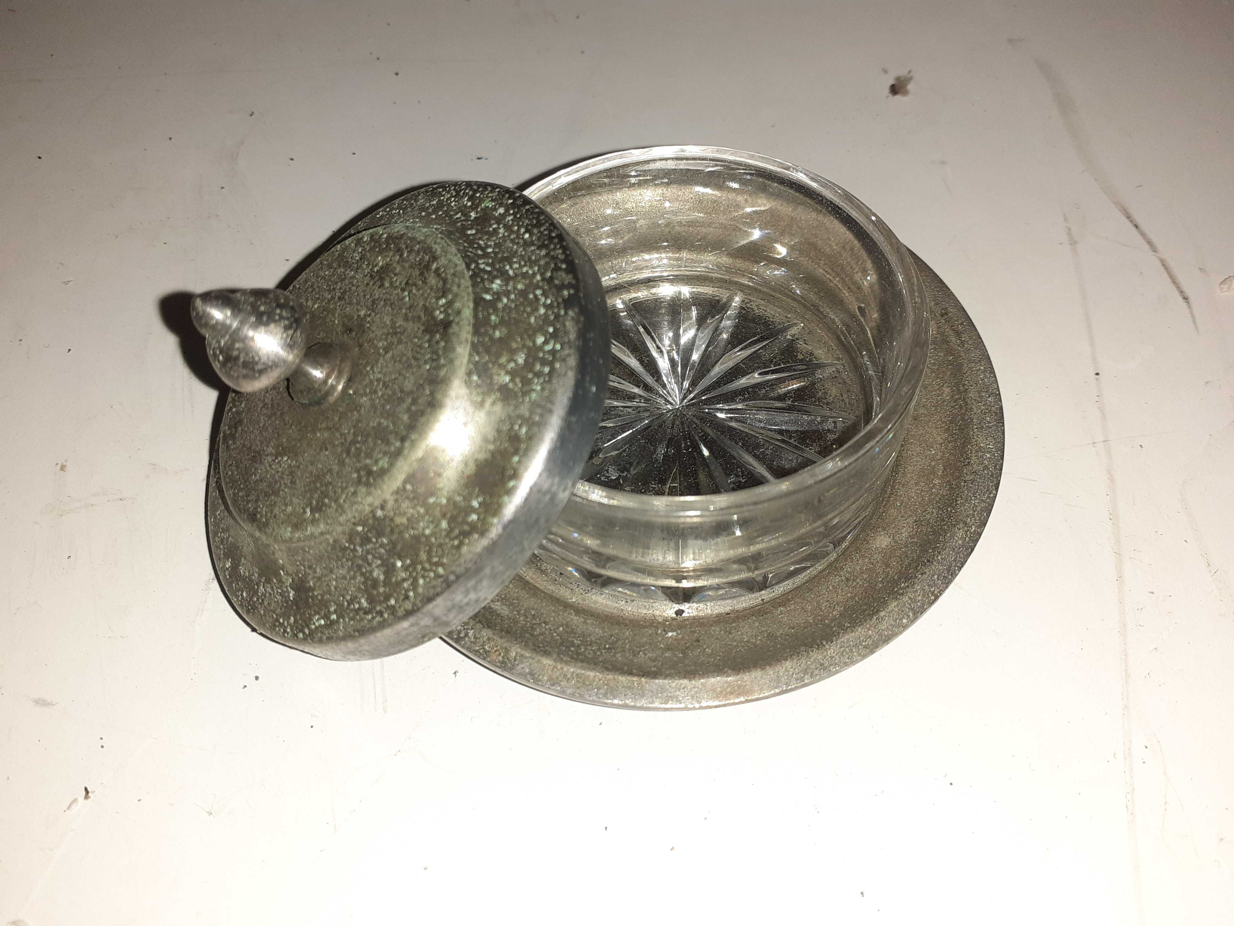 Porcelana antiga de estanho e vidro