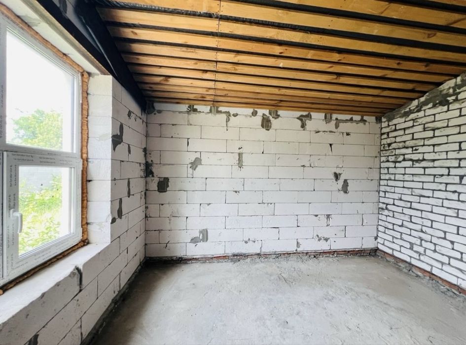 Продам дом Подгородное  Новострой