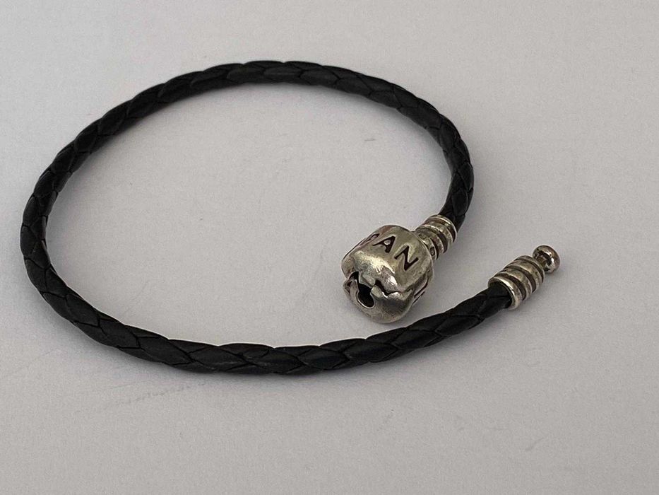 Pulseira Pandora e contas