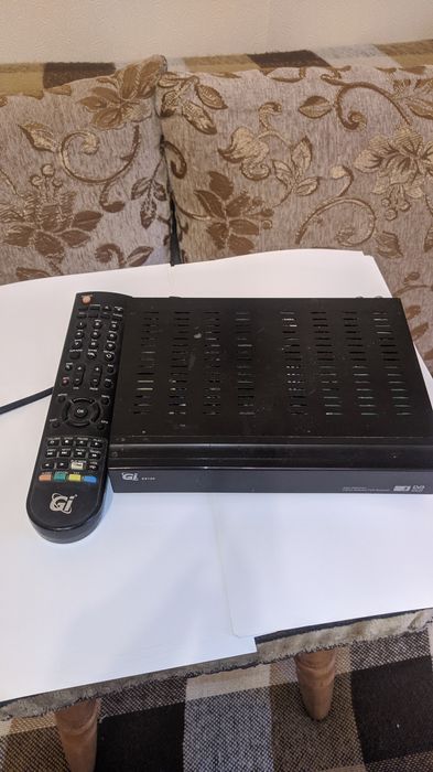Продаю спутниковый тюнер GI 8120.