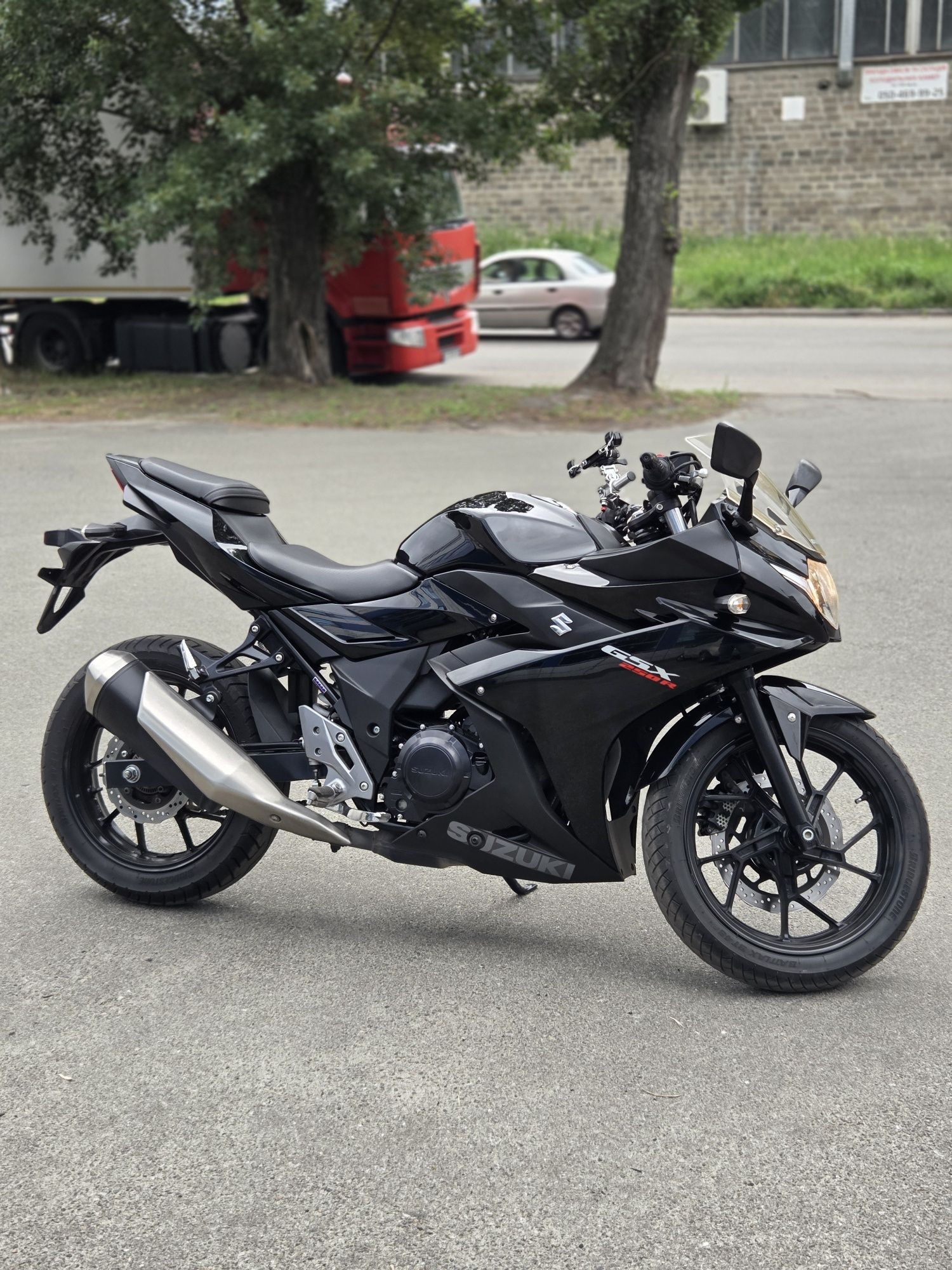 Мотоцикл СУЗУКИ GSX250R,СУЗУКИ 250