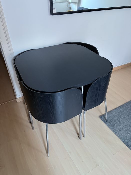 Mesa e 4 cadeiras
