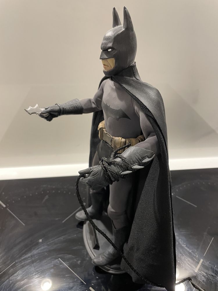 Batman - figurka 1/6 Custom - na wzór Hot Toys - DC Comics