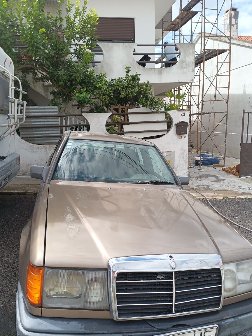 Mercedes  Benz 200d