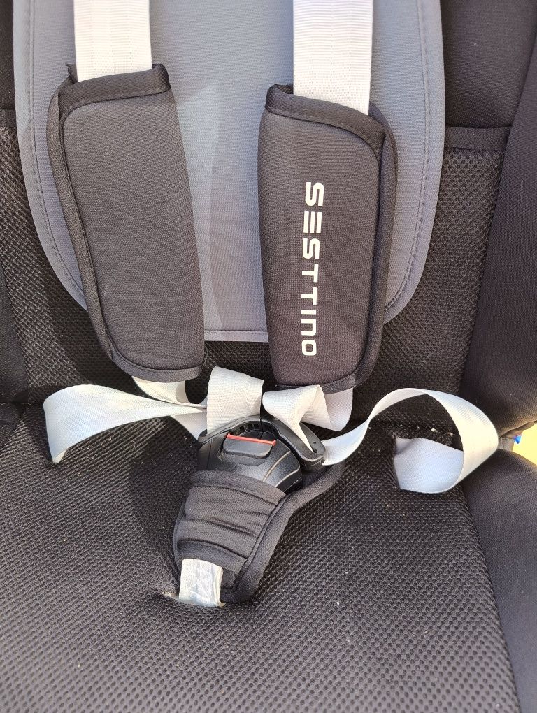 Fotelik samochodowy sesttino isofix