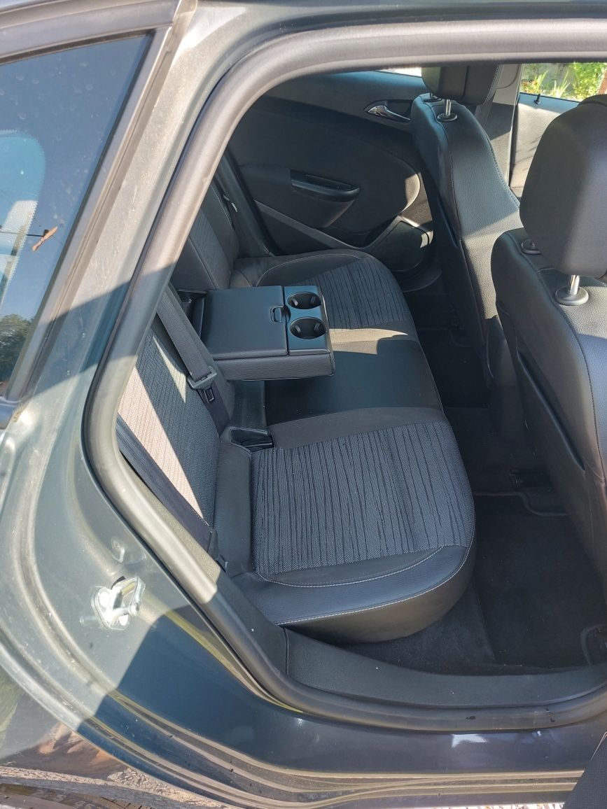 Opel Astra J 1.6d 2015r