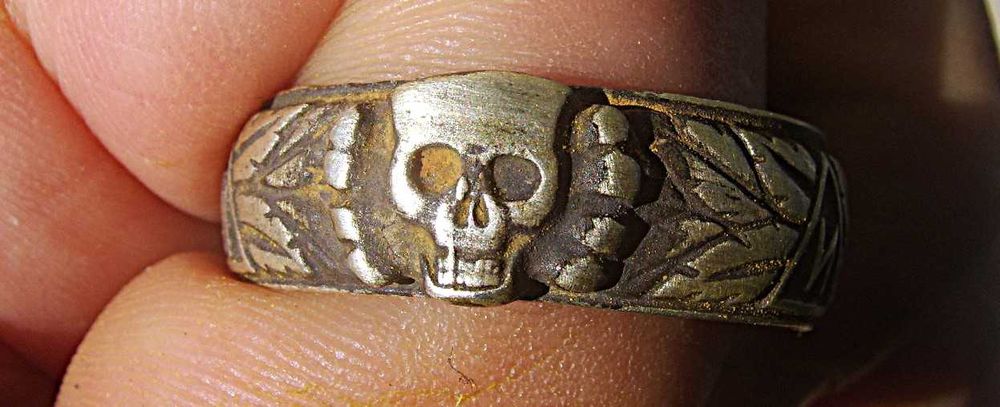 Oryginał Srebrny Sygnet Oficera Waffen SS H.Himmler ? Czaszka z Helu