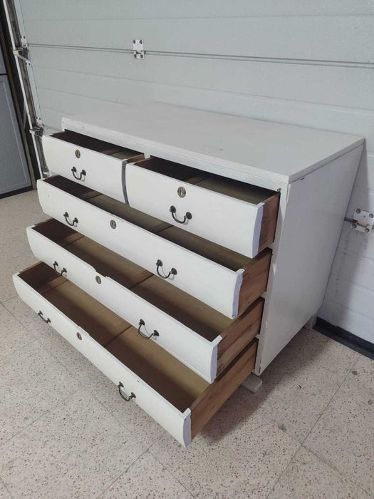 Cómoda branca 5 gavetas