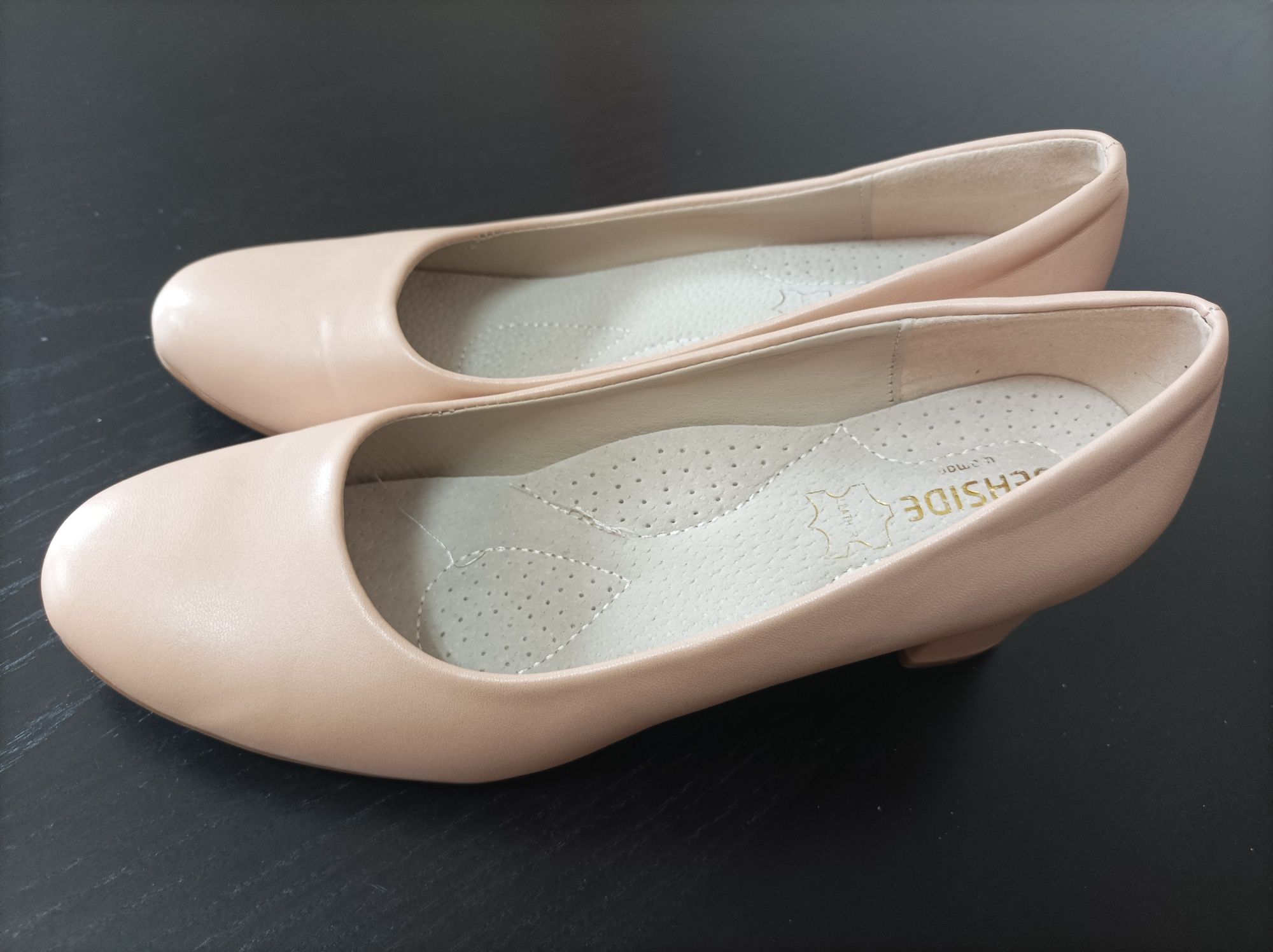 Sapatos de Cerimonia Cor de Rosa marca Seaside (Novos - Tam. 39)