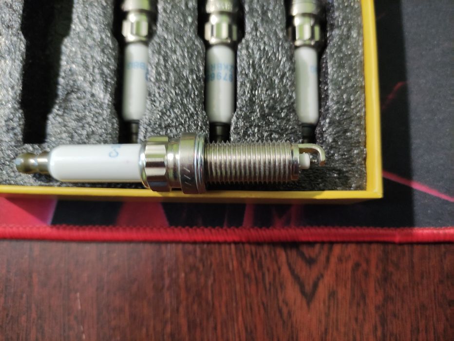 Автомобільні свічки ірідієві комплект