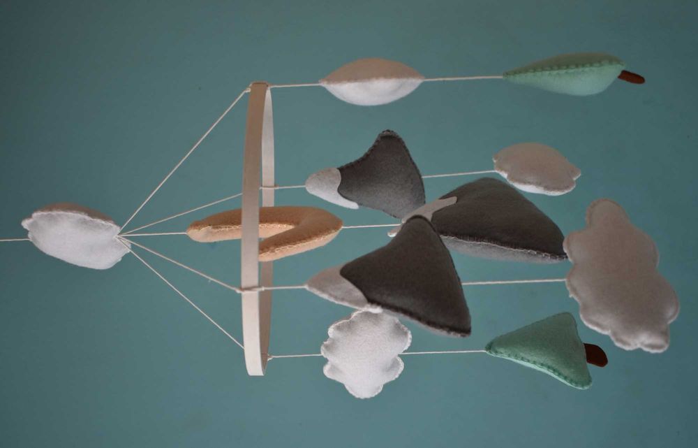 Karuzela Handmade z filcu Góry