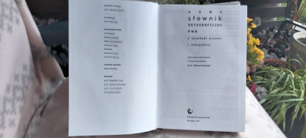 Słownik ortograficzny języka polskiego z zasadami pisowni i interpunkc