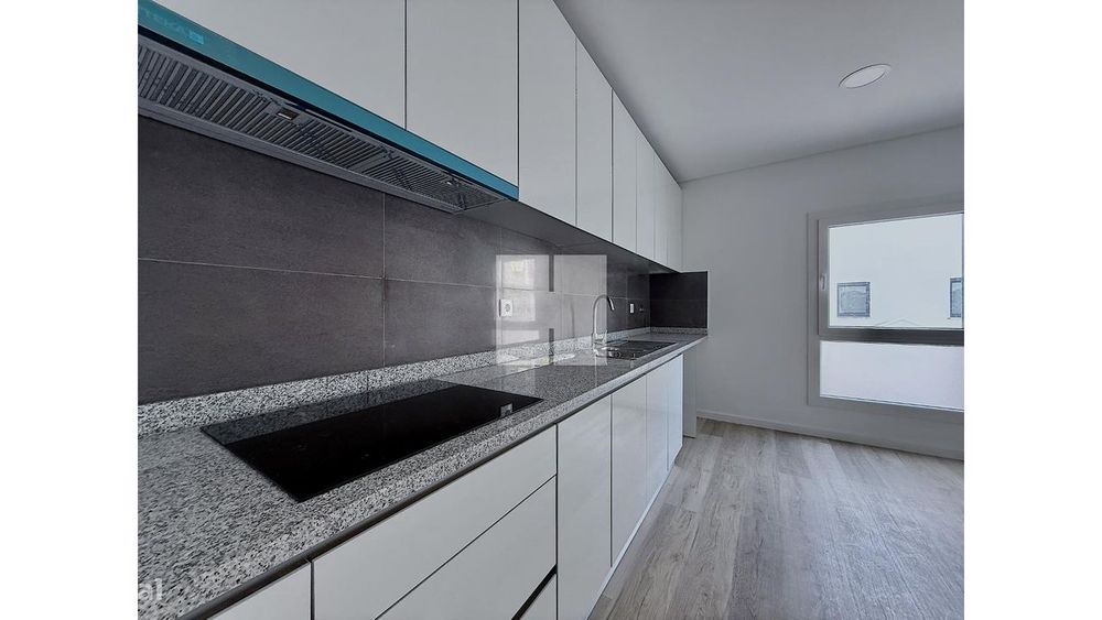 T2 com terraço e garagem NOVO