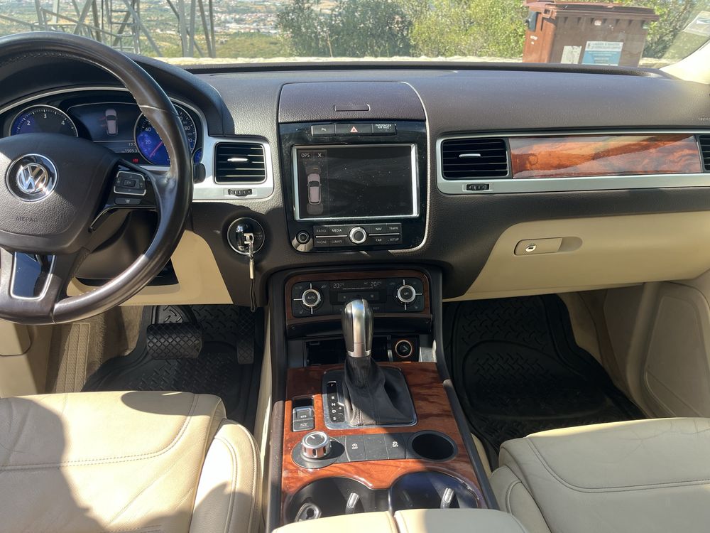 VW Touareg 3.0 TDI muito estimado.