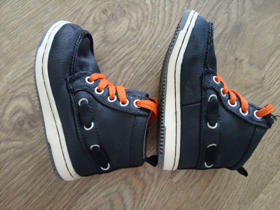 Buty dziecięce Gap r.7 (toddler) - polskie +/- 23, wkładka 14,5 cm