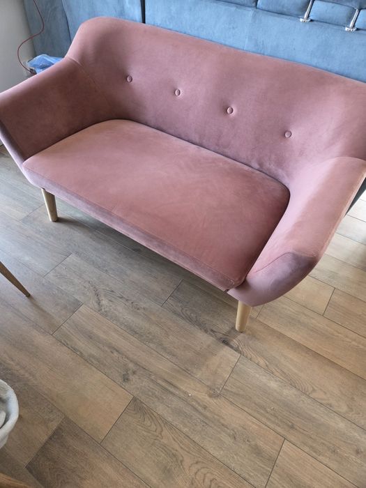 Sofa dwuosobowa różowa