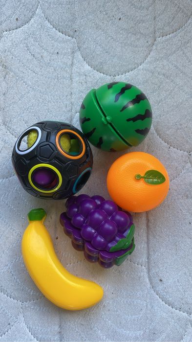 Розвіваюча, музична черепашка телефон. Має багато функцій.