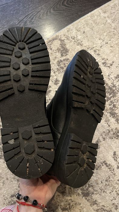 Жіночі шкіряні ботинки