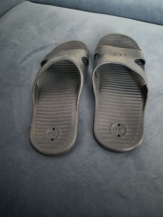 Klapki na basen  decathlon rozmiar 36/37