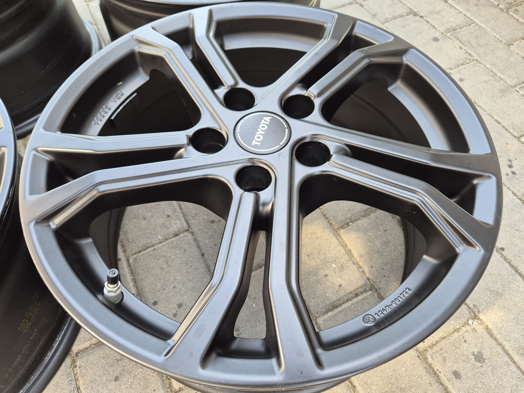 Alufelgi Toyota RAV4 Avensis Corolla  C HR Auris czarny mat jak nowe
