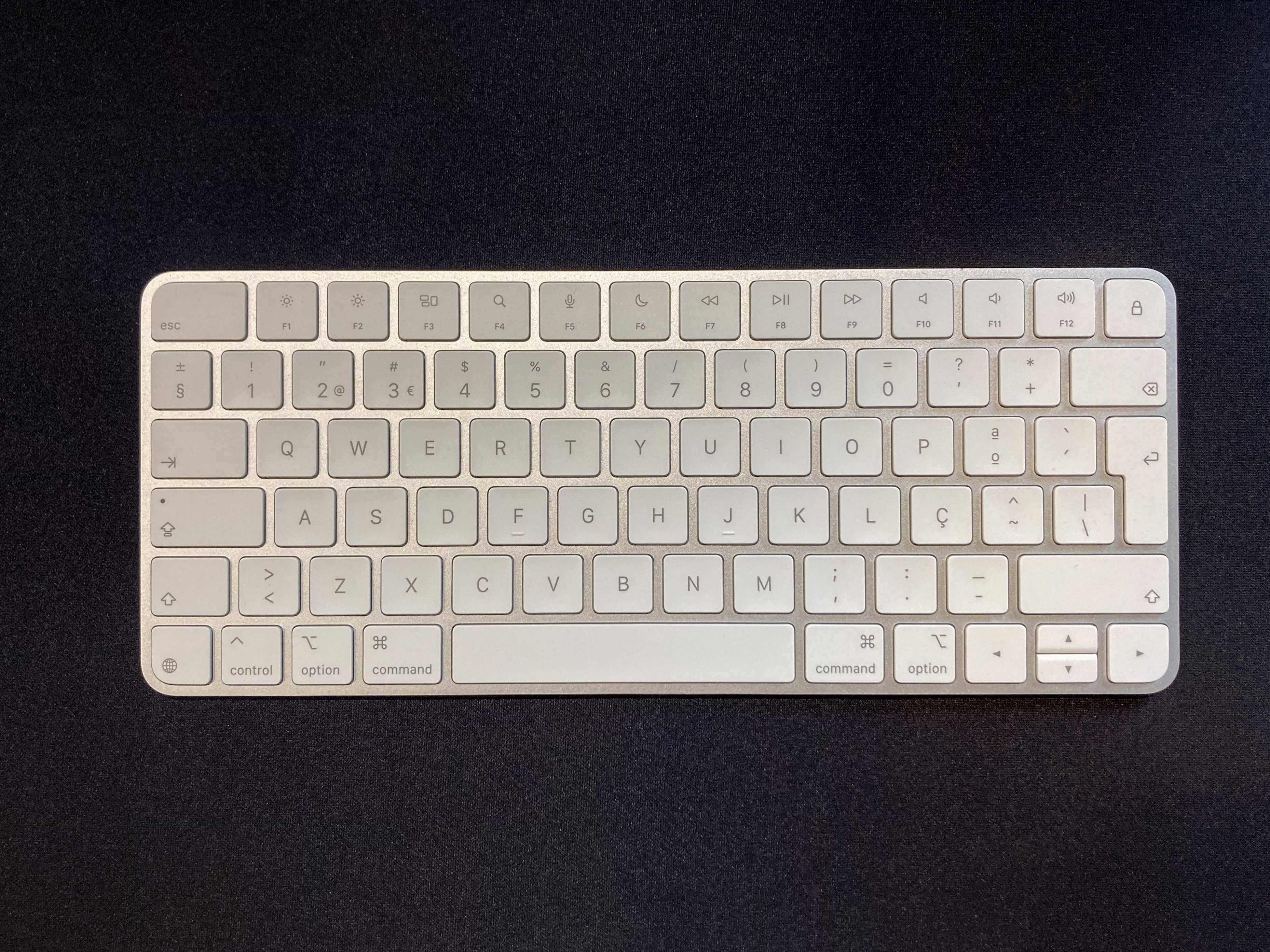 Apple Magic Keyboard (A3203) USB-C - Branco (Ótimo Estado)