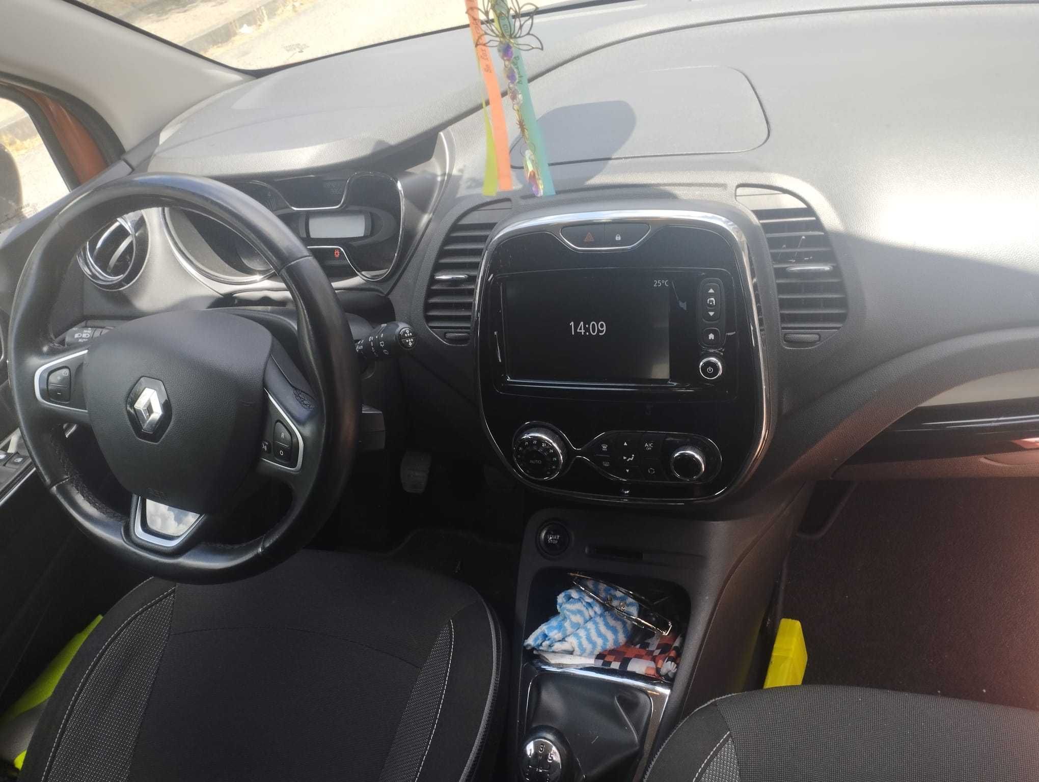 Renault Captur 2016, Cor Laranja, Estado: Muito Bom /Alguns arranhões