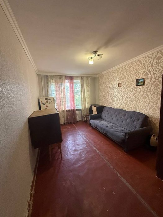 Продаж кімнати в гуртожитку