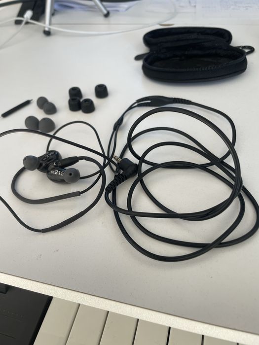 auscultadores in ear Shure SE215