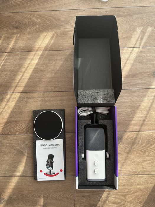 Нові мікрофони FIFINE AmpliGame AM8 (USB/XLR) — білий та чорний