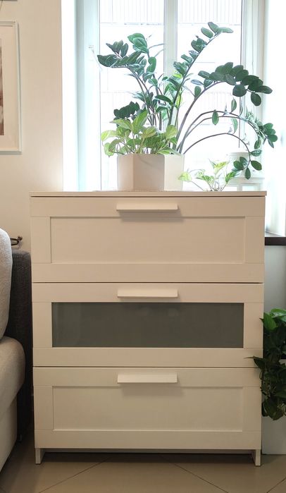 Biała komoda Ikea Brimnes