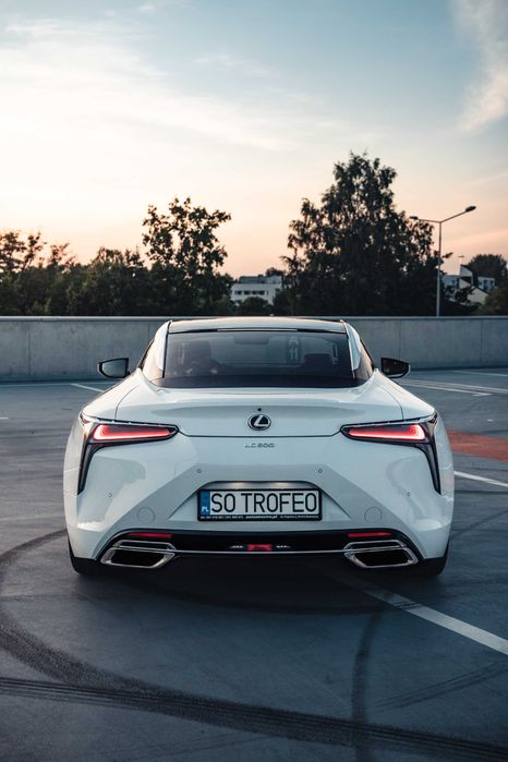 Wynajem Lexus LC500 Prestige - wypożyczalnia samochodów