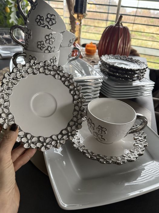 Zestaw talerze duze mniejsze plus filizanki zestaw