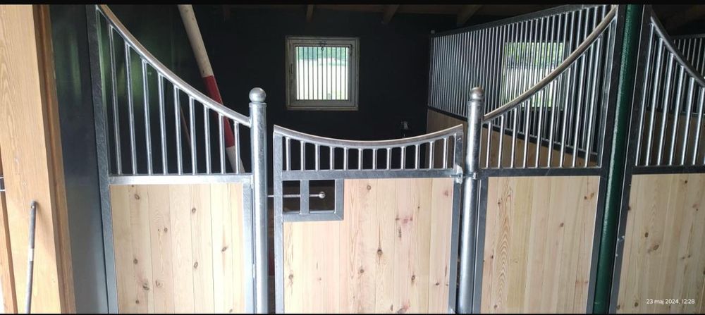 Boksy dla koni wraz przegrodami Dziku