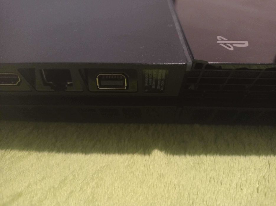 Konsola ps4 +Gra