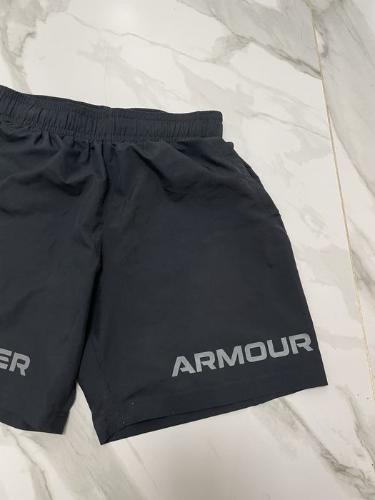Чоловічі шорти M under armour оригінал бу