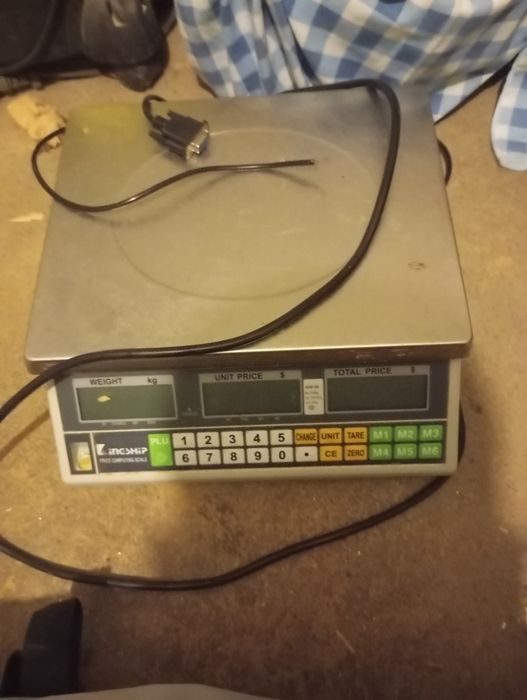Vendo duas balanças digitais a funcionar perfeitamente