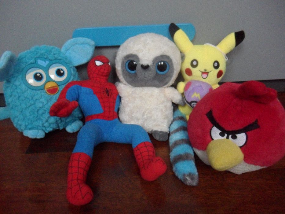 Maskotki Furby, Spiderman, Pokemon, Angry Birds