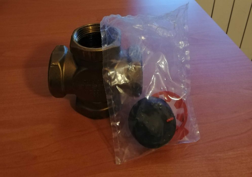 Zawór mieszający 4-drogowy ESBE VRG140