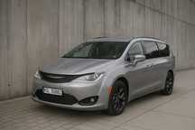 Chrysler Pacifica Limited Pakiet S 8 osobowa Bezwypadkowa Doinwestowana
