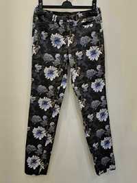 Spodnie damskie materiałowe fioletowe w kwiaty roz. XS, bawełna