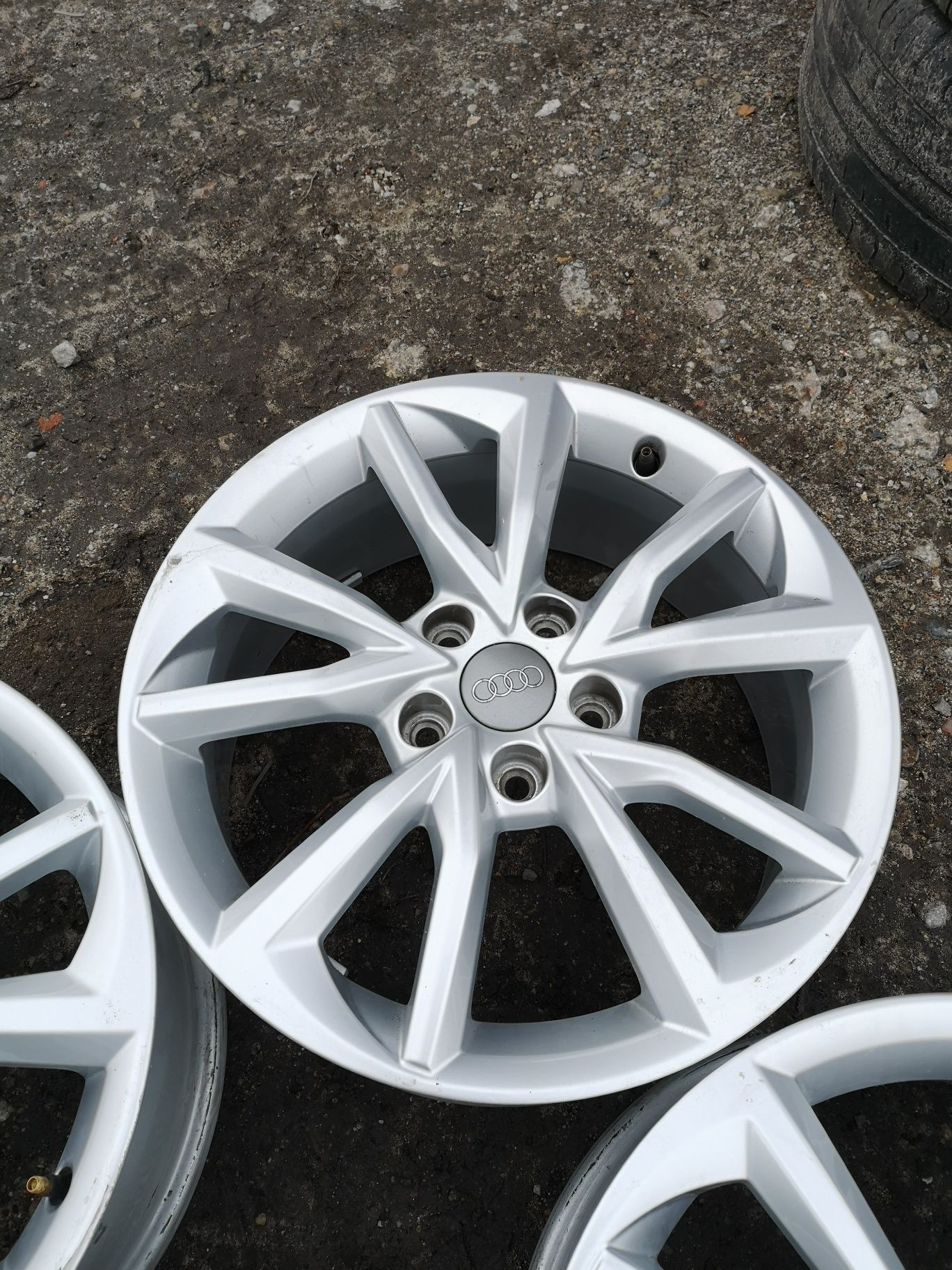 Felgi aluminiowe 5x112 17x7j et42 Audi VW Skoda